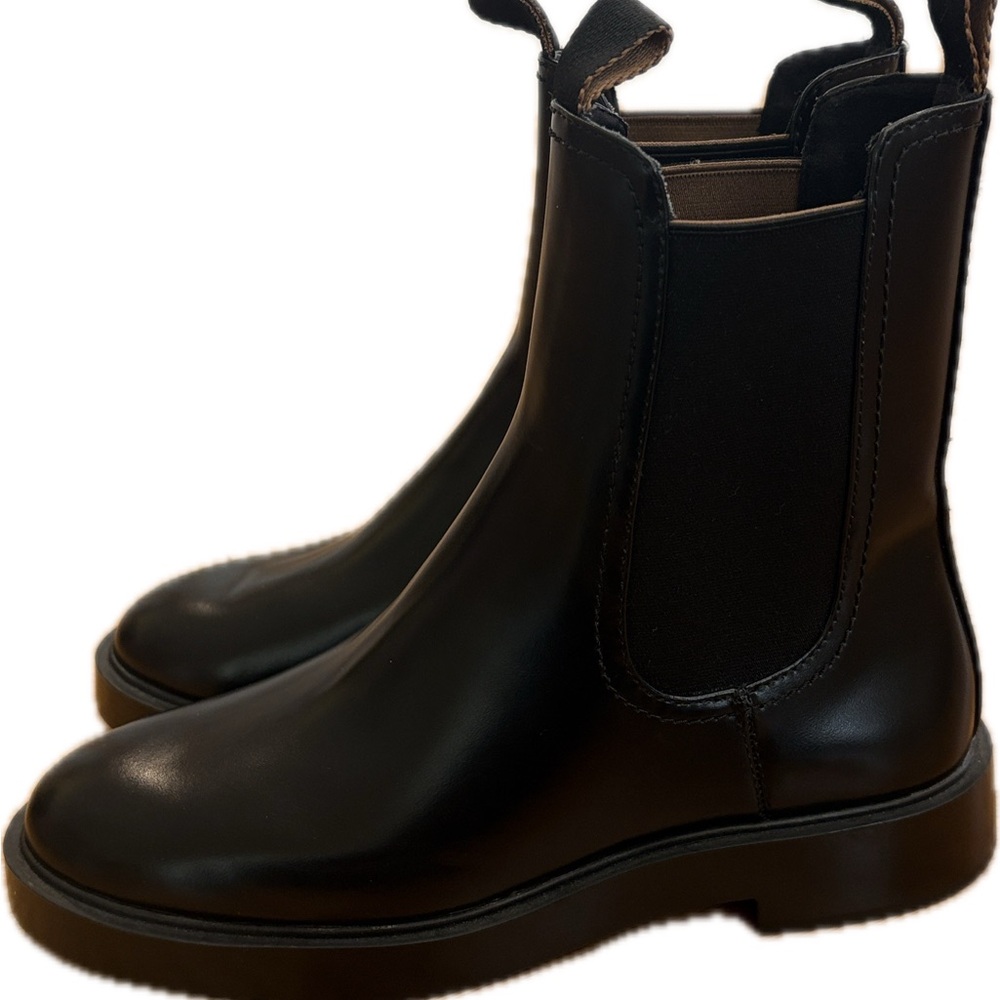 H & M black ankle Chelsea boots size 8 European 39